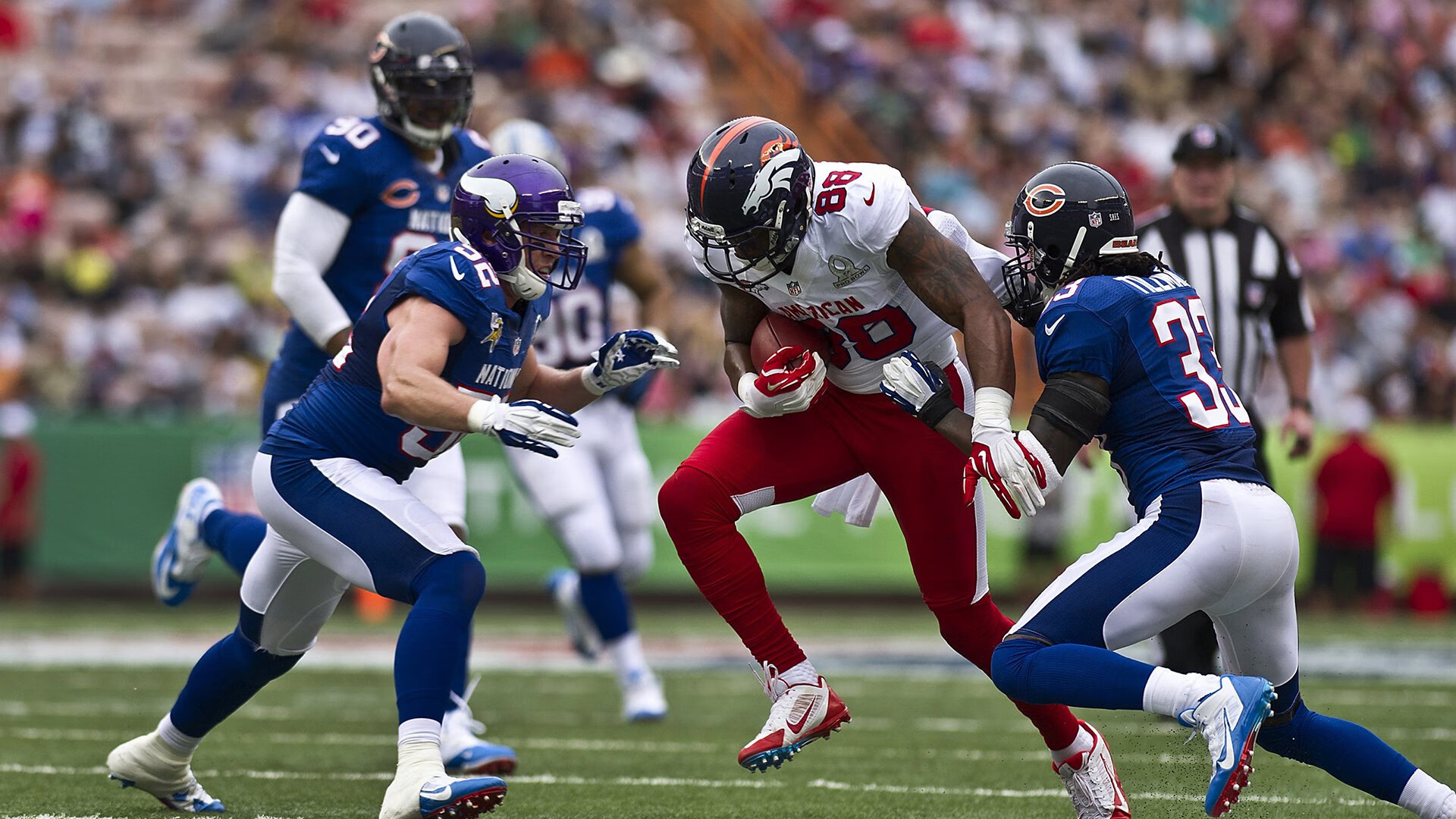 勇士两配角再蜕变!穆迪攻守兼备限制布克,波斯特攻守一体稳空间